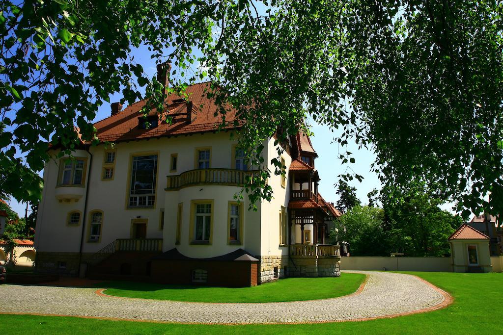 Hotel Palacyk Legnica Esterno foto