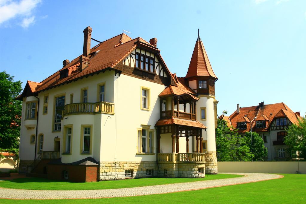 Hotel Palacyk Legnica Esterno foto
