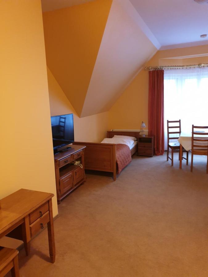 Hotel Palacyk Legnica Esterno foto